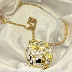 Vintage 12k Yellow Gold Filled Lucite Gold Fleck Confetti GF Pendant Necklace