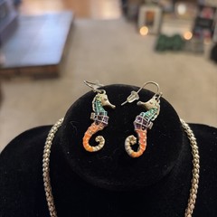 Vtg Beachy Boho Colorful Seahorse Pendant necklace and earring set