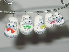 Vintage Costume Jewelry Pin 5 Hand Painted Gray Kittens Cats Graduated Dangling