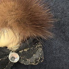 Vintage Brooch Pin Ladies Face With Fur Hat Bow At Neck