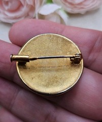 Vintage Damascene Black Gold Medalion Brooch Fleur Dis Lis Trombone Style Clasp