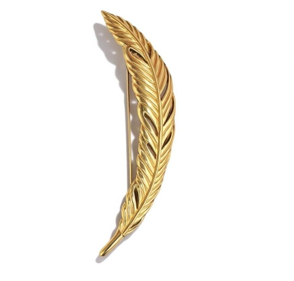 Monet Gold-Tone Feather Brooch 3.5 Inches Elegant Vintage Jewelry Pin