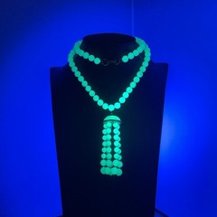 Vintage Lucite Bead Tassel Necklace Green UV Reactive Glow Jewelry