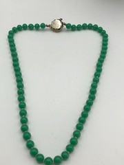 Green Peking Glass Bead Necklace 21″ Knotted 8.25 mm Vintage 1950s MCM