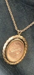 Vintage Gold Tone Intaglio Glass Cameo Necklace Oval Portrait Twisted Rope Chain