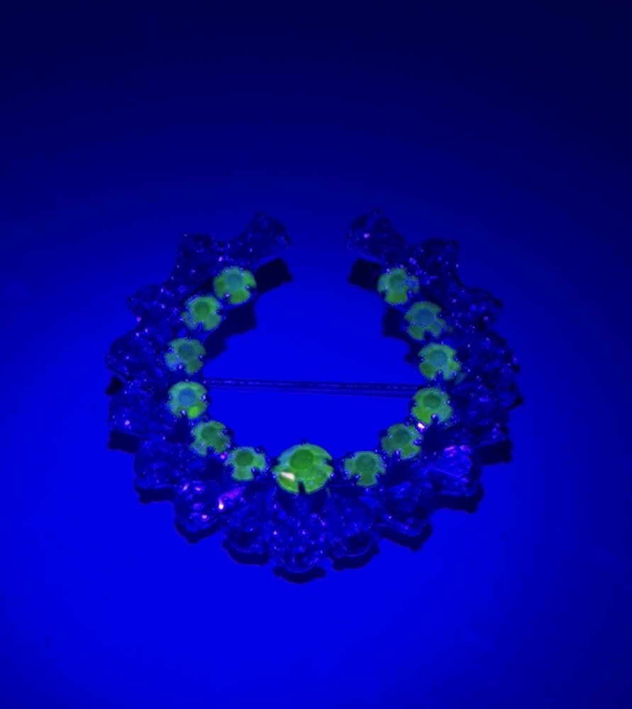 VTG B David Designer Blue Green Uranium AB Crystals Rhinestones Wreath Brooch