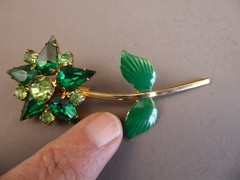 Vintage Star Flower Green Rhinestone Brooch Pin Prong Set Stones