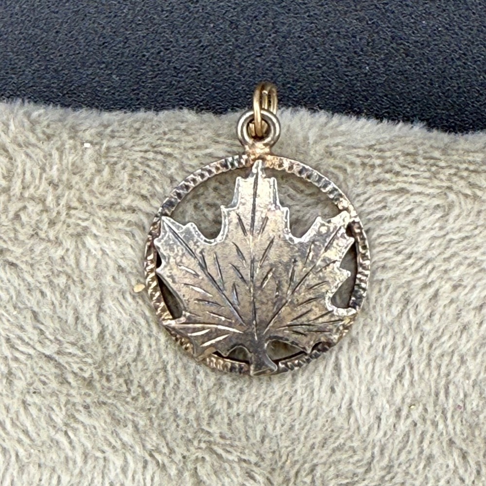 Vintage Signed Sterling Silver Maple Leaf Pendant Canada