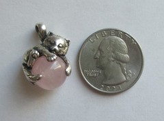 1in VINTAGE STERLING SILVER ROSE QUARTZ ORB CAT PENDANT POOLS OF LIGHT STYLE