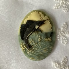 Vintage Flying Fish Swordfish Cameo Style 1-1/8″ Across 1-1/2″ Tall Good Cond
