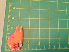 Vintage Ceramic Hallmark Orange Tiger Cat Brooch (172 – 2536)