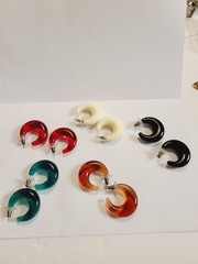 VINTAGE JOAN RIVERS 5 PAIRS LUCITE HOOP PIERCED EARRINGS VARIOUS COLORS