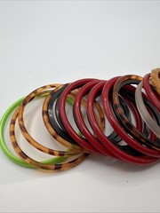 Vintage Lot Of 19 Lucite acrylic plastic Multicoloured Bangle Slim Bracelets