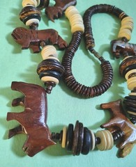 Vintage Large Wooden SAFARI ANIMALS & COCONUT SHELL Beaded Necklace