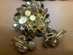 Juliana D&E Carved Flower Rhinestone Gold Leaf Brooch Earring Set Demi Parure