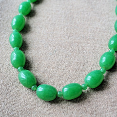 Vintage Green Glass Oval Bead Necklace 44cm 17.3 in Faux Jade Stone Jewelry