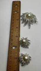 Lovely Vintage Signed Celebrity N.Y. Rhinestone Faux Pearl Brooch & Earrings Set