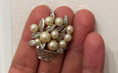 Vintage Retro silver Tone Faux Pearl Flora Bouquet basket Brooch Pin