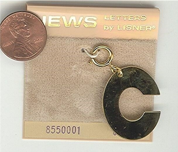 1 PIECE VINTAGE DESIGNER “LISNER” GOLD “C” SPRING CLASP CHARM PENDANTS Z375