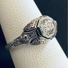 Vintage 18K White Gold Art Deco Diamond Ring size 6 ornate milgrain