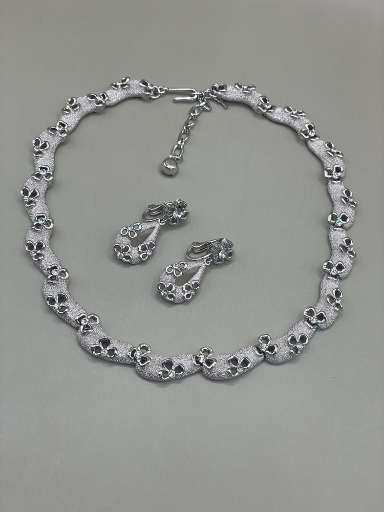 VTG Crown Trifari Silvertone Crystals Floral Necklace/Clip On Earrings Set