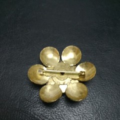 Vintage/Antique Flower Brooch Blue Glass C Clasp Brass. 8325