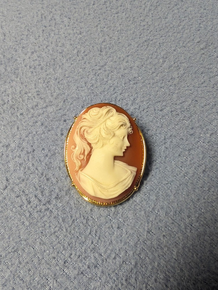 Vintage Cameo Brooch. 1.75″