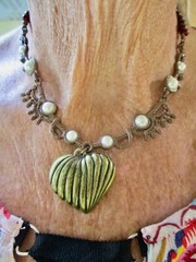 Vintage-Maroon Lucite Bead w/Brown Metal, Faux Pearl & Ribbed Heart Necklace