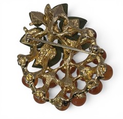 Vintage Swoboda Signed Jade Carnelian Grape Cluster Brooch Pin Gold Tone