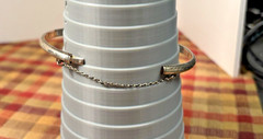 Vintage 925 Sterling Silver Etched Hinged Bangle Bracelet w Safety Chain 7.25″