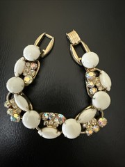 VTG JULIANA D&E Gold Tone Milk Glass AB & Clear Rhinestone Bracelet Borealis