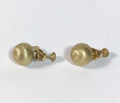 Napier Signed Earrings Brushed Gold Tone Screw Back Button Half Inch Round