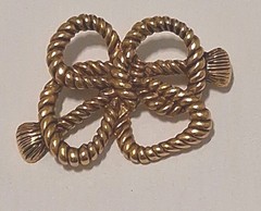 Vintage Metropolitan Museum of Art Signed MMA BNM USA Bow Rope Knot Brooch
