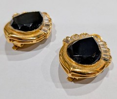 Vintage Gold Tone Black Pear Rhinestone Baguette Clip Earrings 1980s Glam