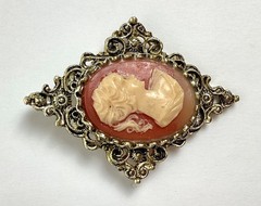 Vintage GERRY’S Gold-Tone Victorian Cameo Brooch/Pendant 2″ x 1.5″ Inches