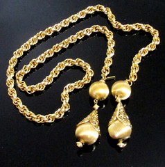 Vtg MONET “Bolero” 1961 30″ Rope Chain Lariat Necklace Runway Book Piece GP Exc