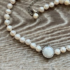 Cultured Freshwater Pearl & Rhinestone Short Beaded Necklace Knotted Between