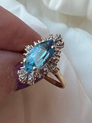 VINTAGE 10K YELLOW GOLD MARQUISE CUT BLUE TOPAZ AND DIAMONDS RING
