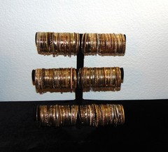 4 Pound Gold Tone Vintage & Modern Assorted bracelet/bangle lot