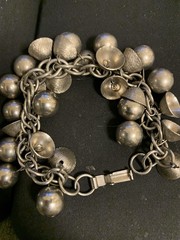 Vintage Silver Tone Charm Bracelet Balls and Bells 7″