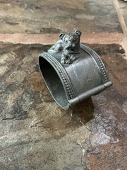 1976 Metropolitan Museum of Art Pewter Hinged LION Cuff EGYPTIAN REVIVAL COOL❤️
