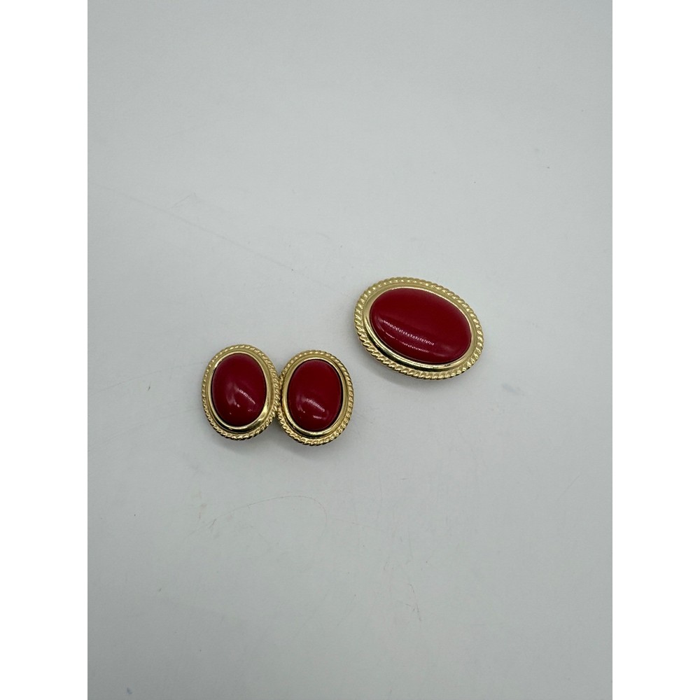 Vintage Gold Tone Red Cabochon Oval Brooch and Clip On Earrings Jewelry Set