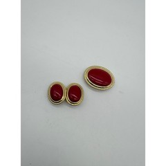 Vintage Gold Tone Red Cabochon Oval Brooch and Clip On Earrings Jewelry Set
