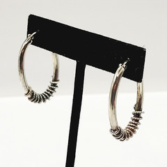Oval Hoop with Rope Wire Twist Bottom Silver Tone Italy Vintage Earrings