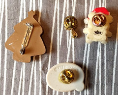 Lot Of 20 Vintage & Mod Christmas Costume Jewelry Pins Earrings Santa Trees Mice