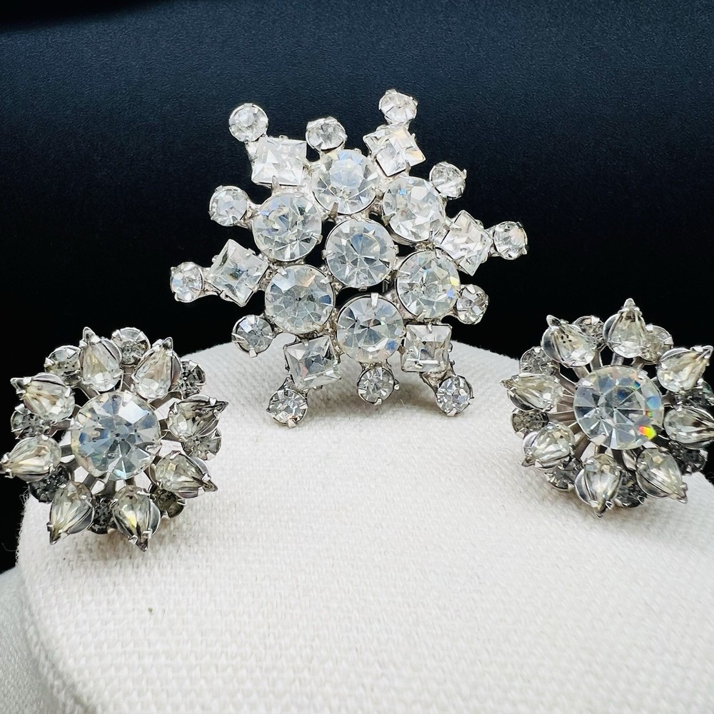 Vintage Clear Rhinestone Atomic Starburst Glam Brooch Screw Back Earrings Set