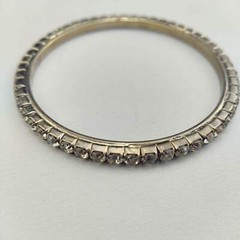 1950s Vintage Bangle Bracelet with a Single Row of Clear Rhinestones – 1950s