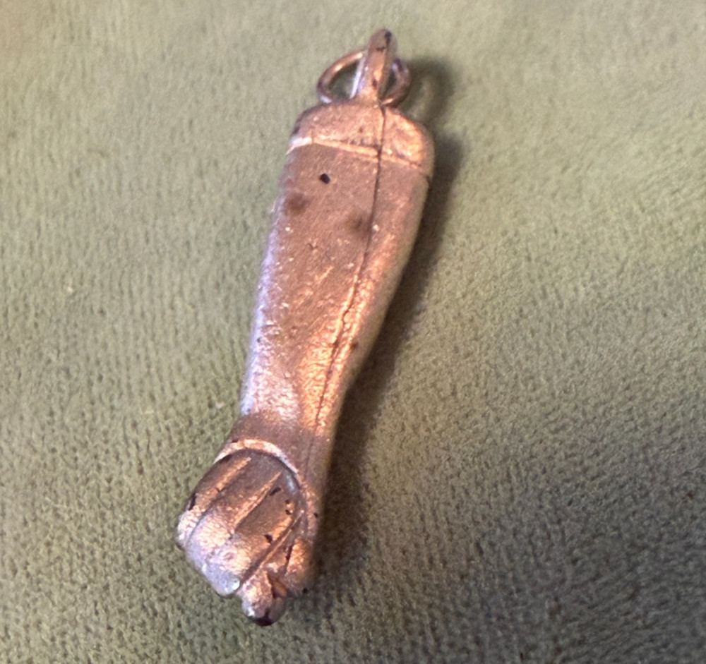 Vintage 1.25″ Stamped H G Sterling Silver Fist Thumb Pendant 6g