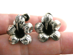 Vintage Danecraft Sterling Silver Hibiscus Flower Screwback Earrings 5.4g .75 In