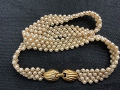 BEAUTIFUL VINTAGE NAPIER GOLD & FAUX PEARL BEADED 18” NECKLACE 6-17